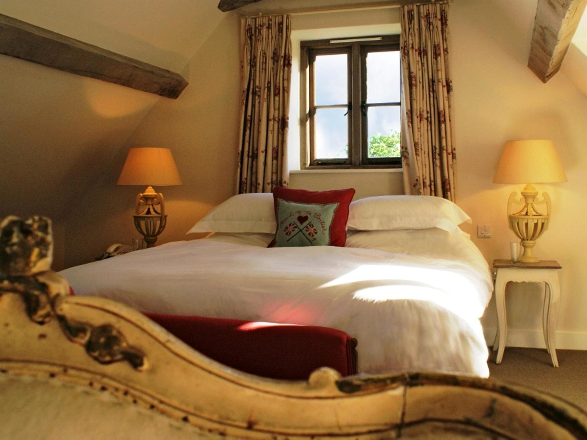 The Swan Inn Swinbrook Burford Eksteriør billede