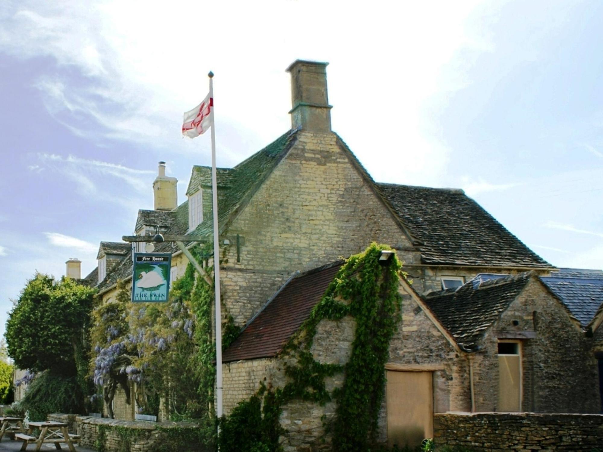 The Swan Inn Swinbrook Burford Eksteriør billede
